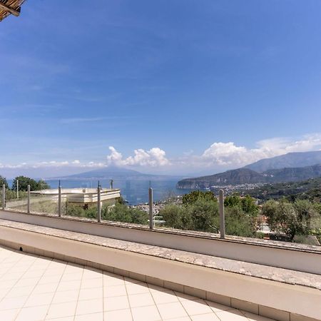Villa Milena Modern Elegance Views And Guest Services Sorrento Buitenkant foto